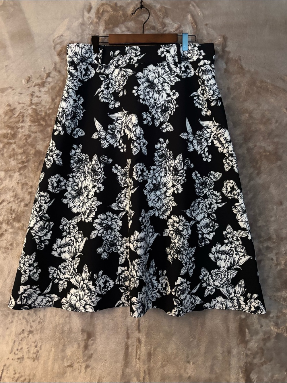 JustFab A-Line Midi Skirt Women’s Size XL Black and White Floral A-Line Skirt